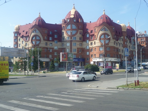 Барнаул. Здание "Три богатыря" на проспекте Ленина