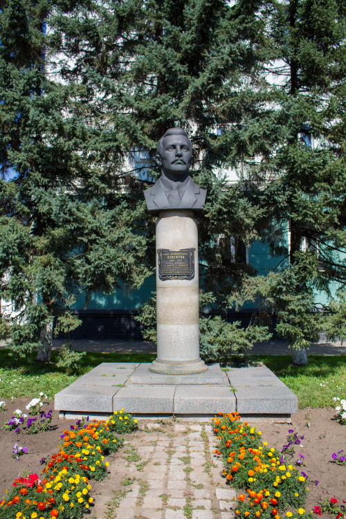 Барнаул. Памятник И.В.Присягину
